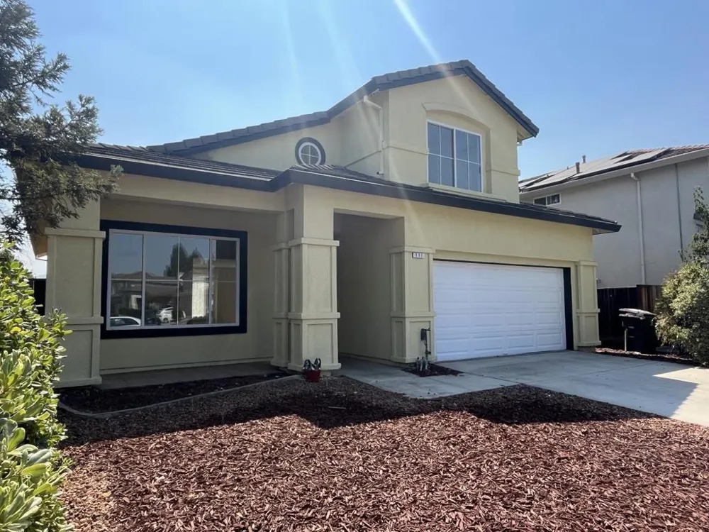 711 Hillock Drive Hollister, CA 95023