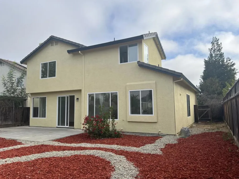 711 Hillock Drive Hollister, CA 95023