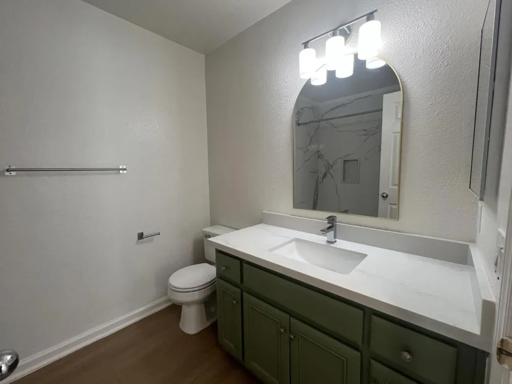 711 Hillock Drive Hollister, CA 95023