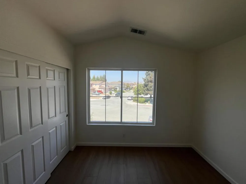 711 Hillock Drive Hollister, CA 95023