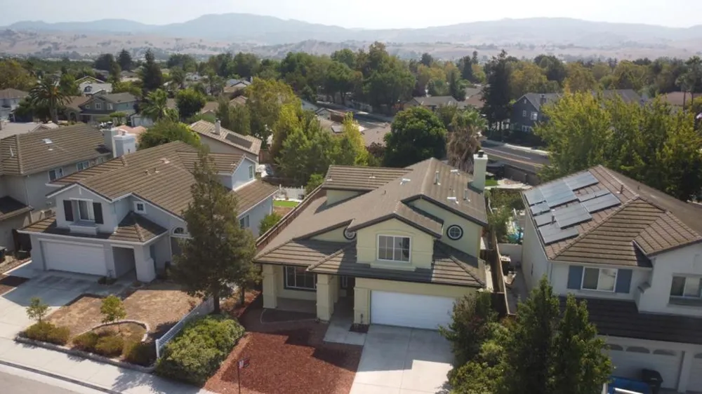711 Hillock Drive Hollister, CA 95023