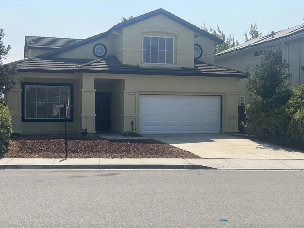711 Hillock Drive Hollister, CA 95023