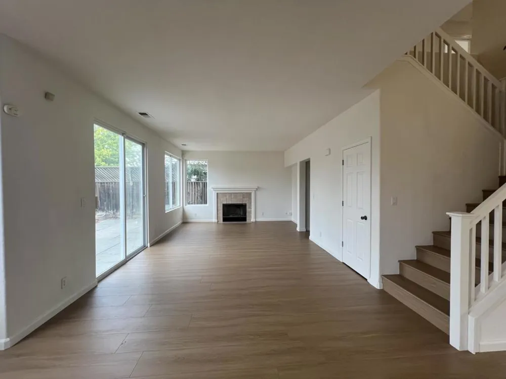 711 Hillock Drive Hollister, CA 95023