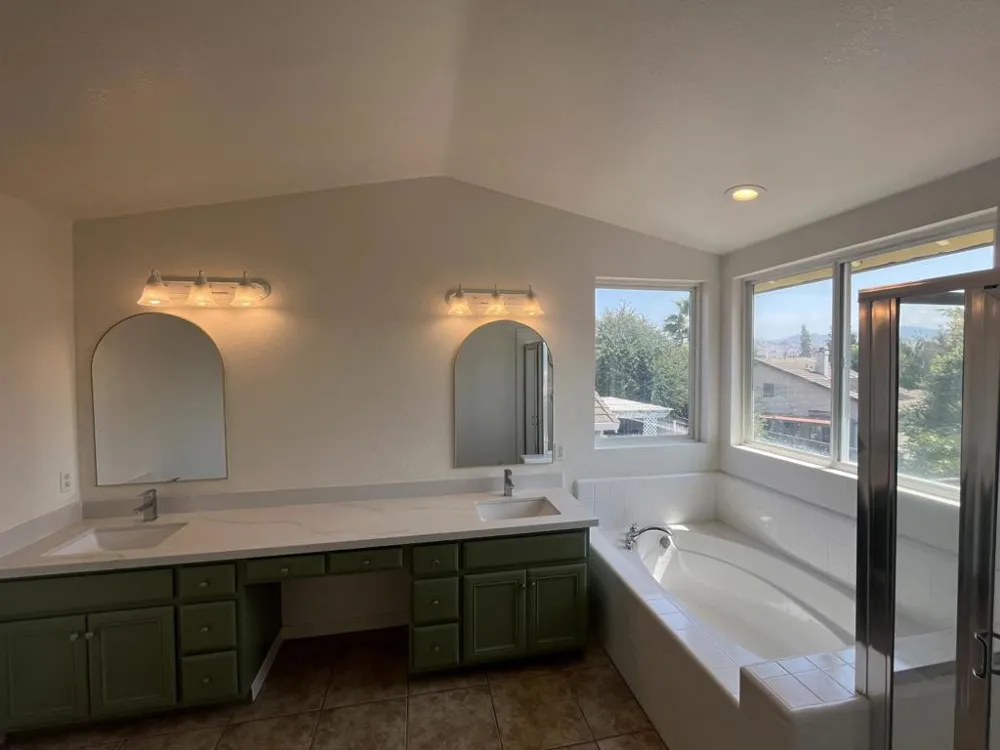 711 Hillock Drive Hollister, CA 95023