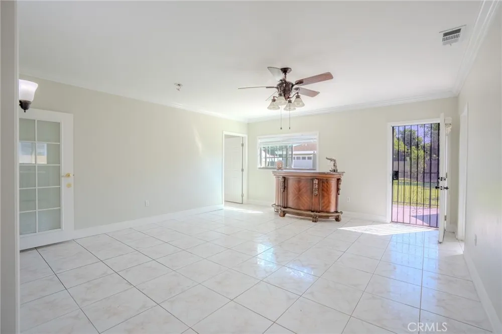 7826 Arnett Street Downey, CA 90241