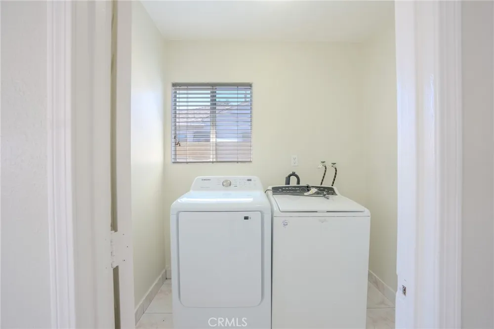 7826 Arnett Street Downey, CA 90241