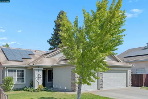 813 Topaz Cir