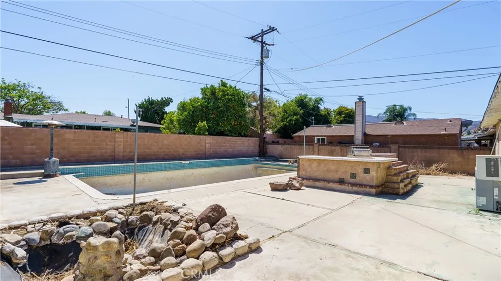 1048 Vallejo Avenue Simi Valley, CA 93065