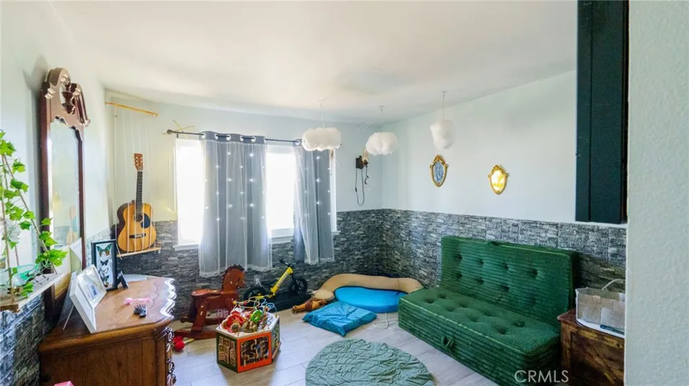 1048 Vallejo Avenue Simi Valley, CA 93065