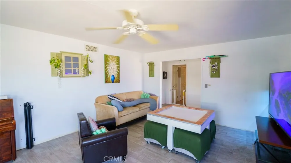 1048 Vallejo Avenue Simi Valley, CA 93065