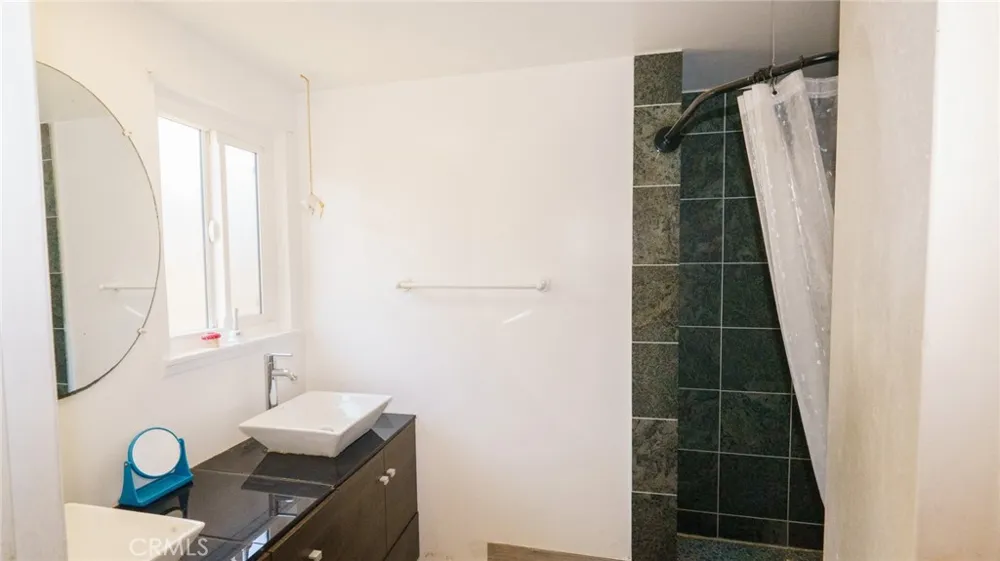 1048 Vallejo Avenue Simi Valley, CA 93065