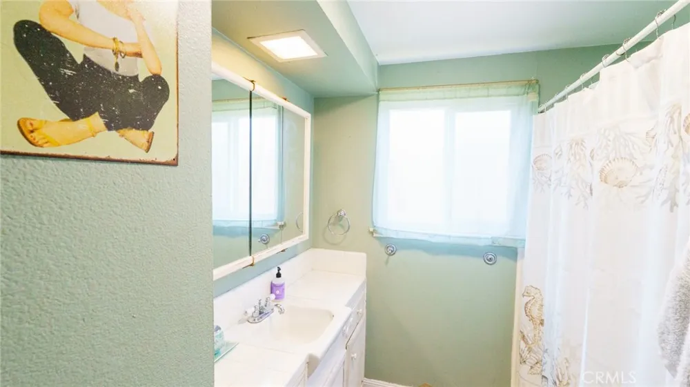 1048 Vallejo Avenue Simi Valley, CA 93065