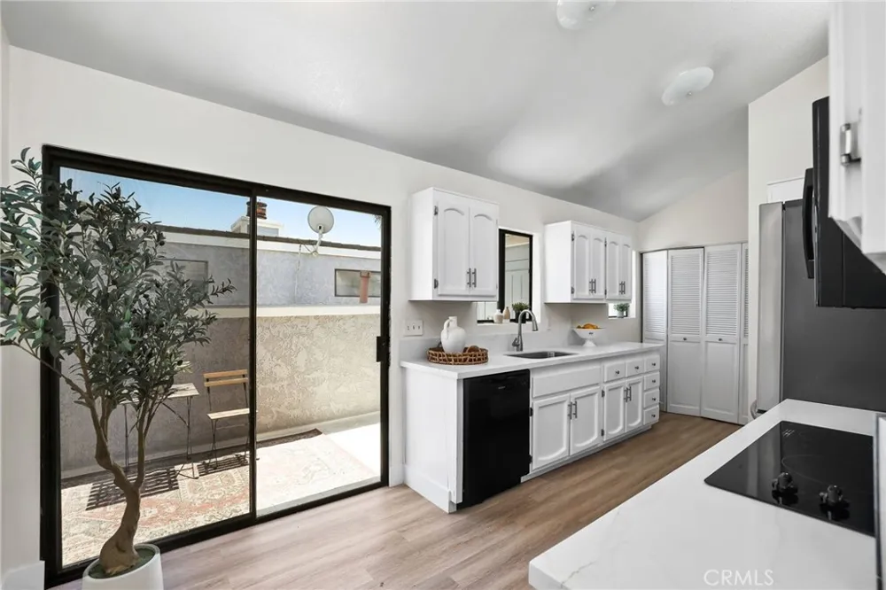 119 2nd Street Seal Beach, CA 90740
