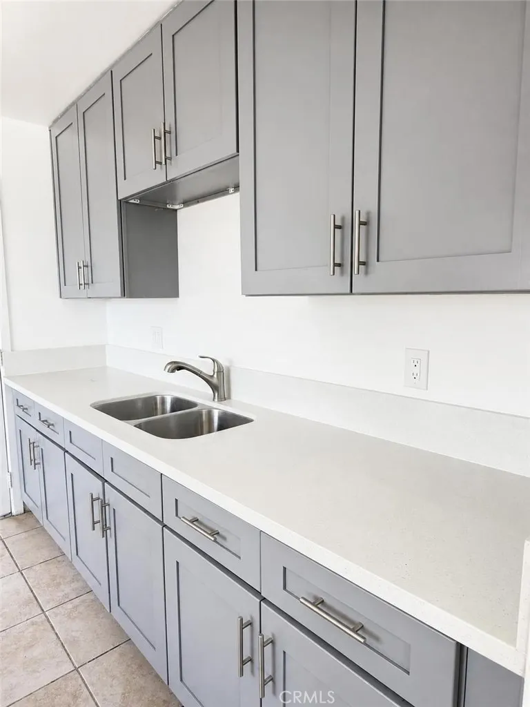 343 W Tramview Palm Springs, CA 92262