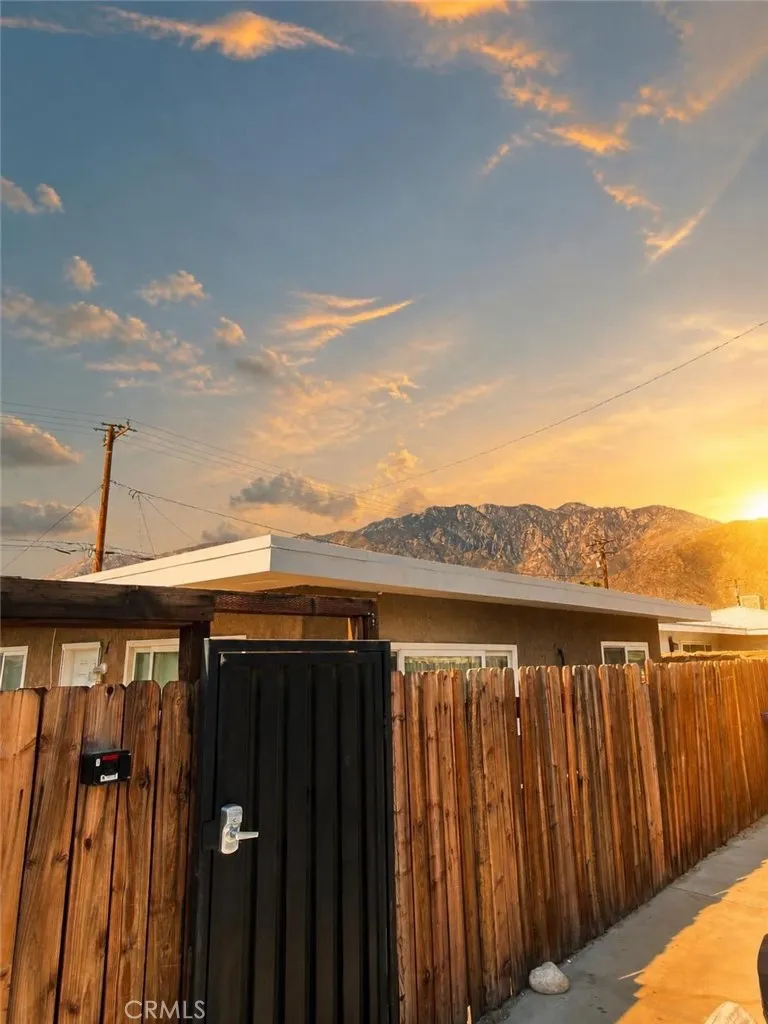 343 W Tramview Palm Springs, CA 92262