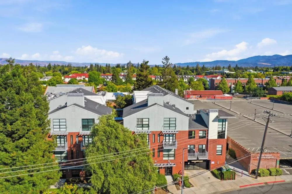 92 S 1st Street Campbell, CA 95008