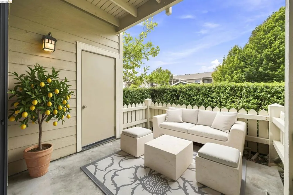 109 Shoreline Ct Richmond, CA 94804