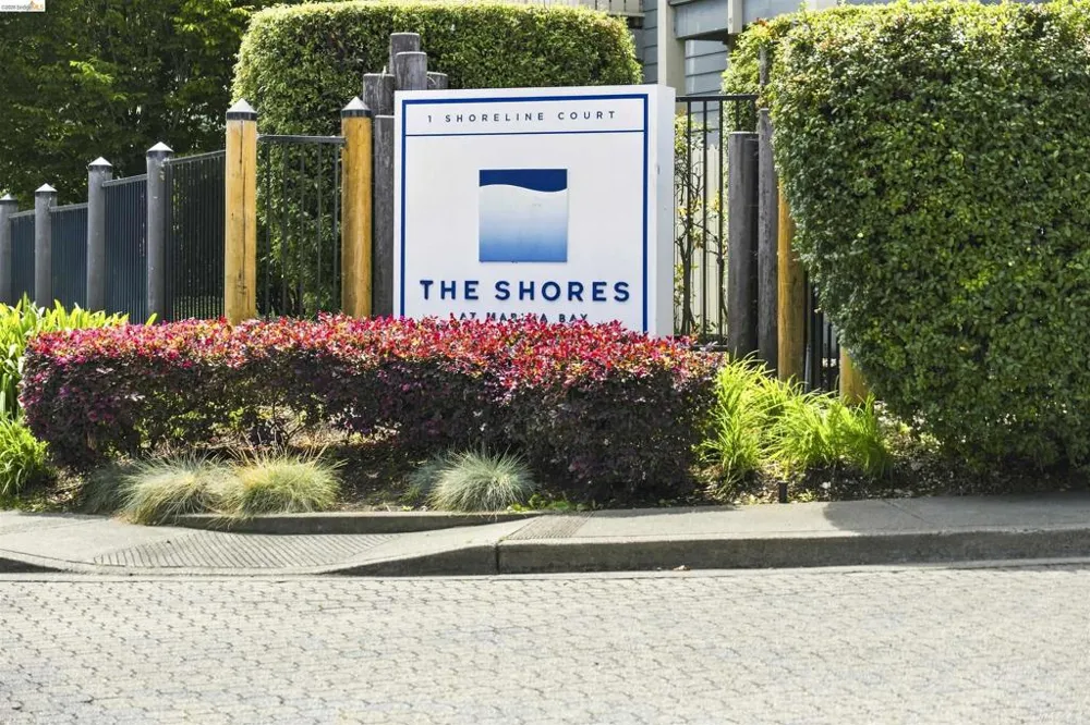 109 Shoreline Ct Richmond, CA 94804