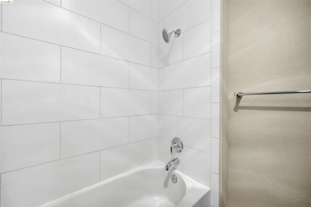 109 Shoreline Ct Richmond, CA 94804