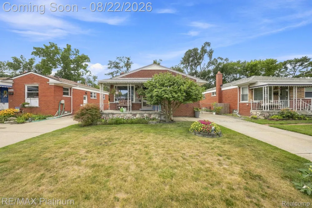 24371 Currier Street Dearborn Heights City, MI 48125