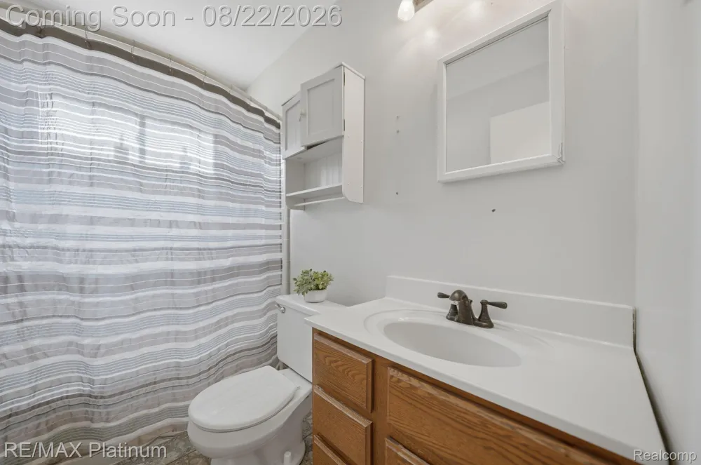 24371 Currier Street Dearborn Heights City, MI 48125