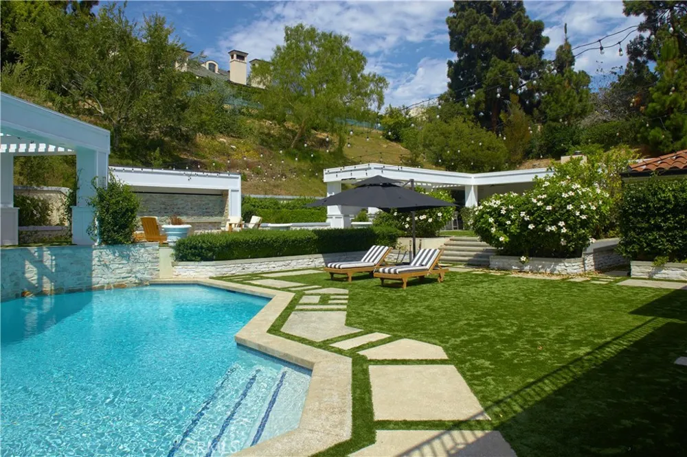 4 Inverness Lane Newport Beach, CA 92660