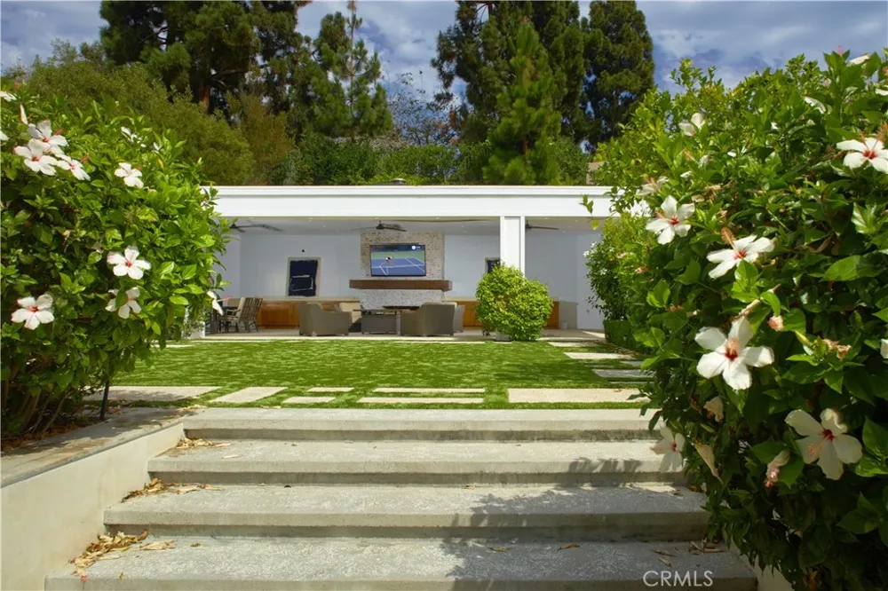 4 Inverness Lane Newport Beach, CA 92660