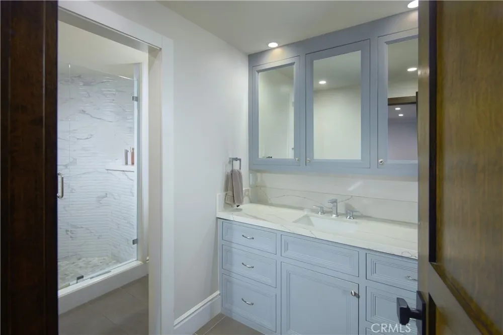4 Inverness Lane Newport Beach, CA 92660