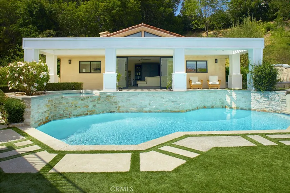 4 Inverness Lane Newport Beach, CA 92660