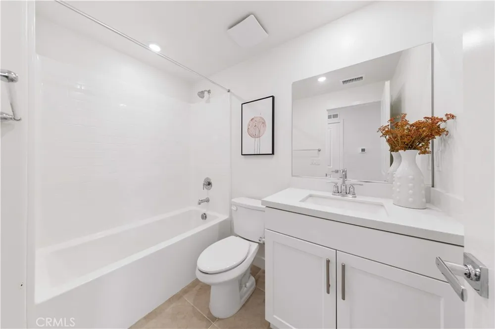 1816 E 1st #440 Santa Ana, CA 92705