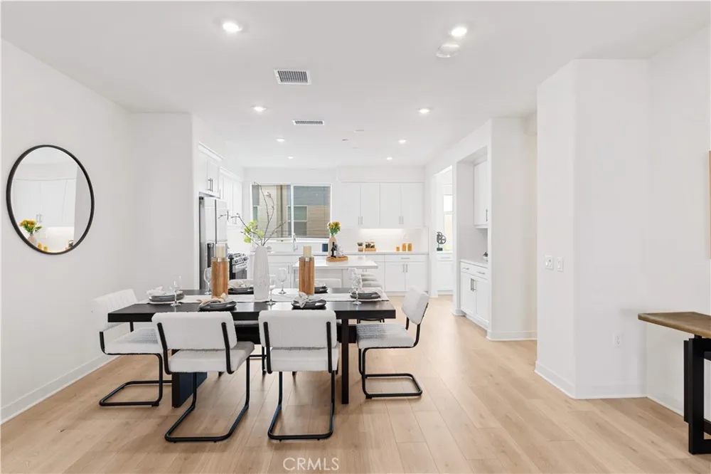 1816 E 1st #440 Santa Ana, CA 92705
