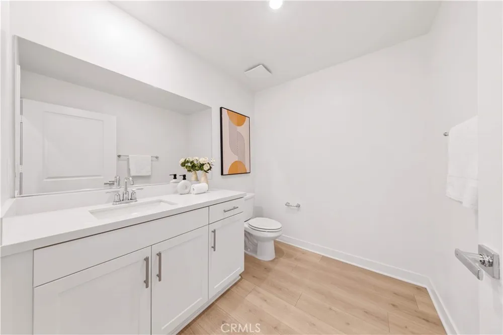 1816 E 1st #440 Santa Ana, CA 92705