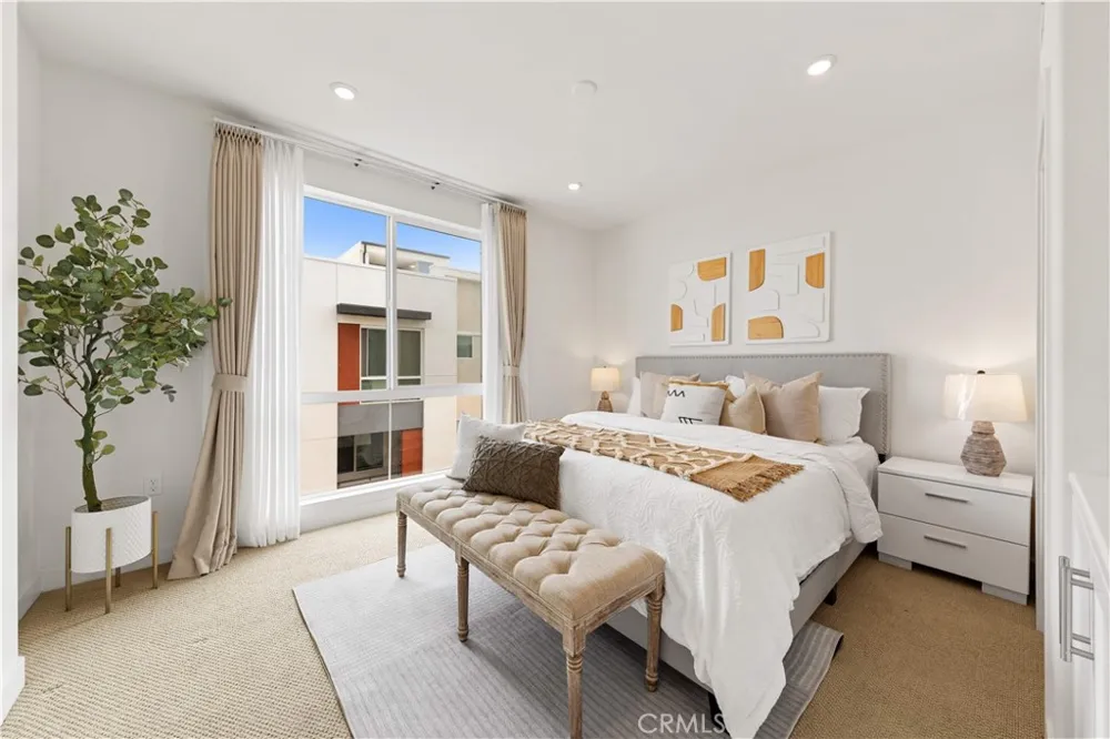 1816 E 1st #440 Santa Ana, CA 92705