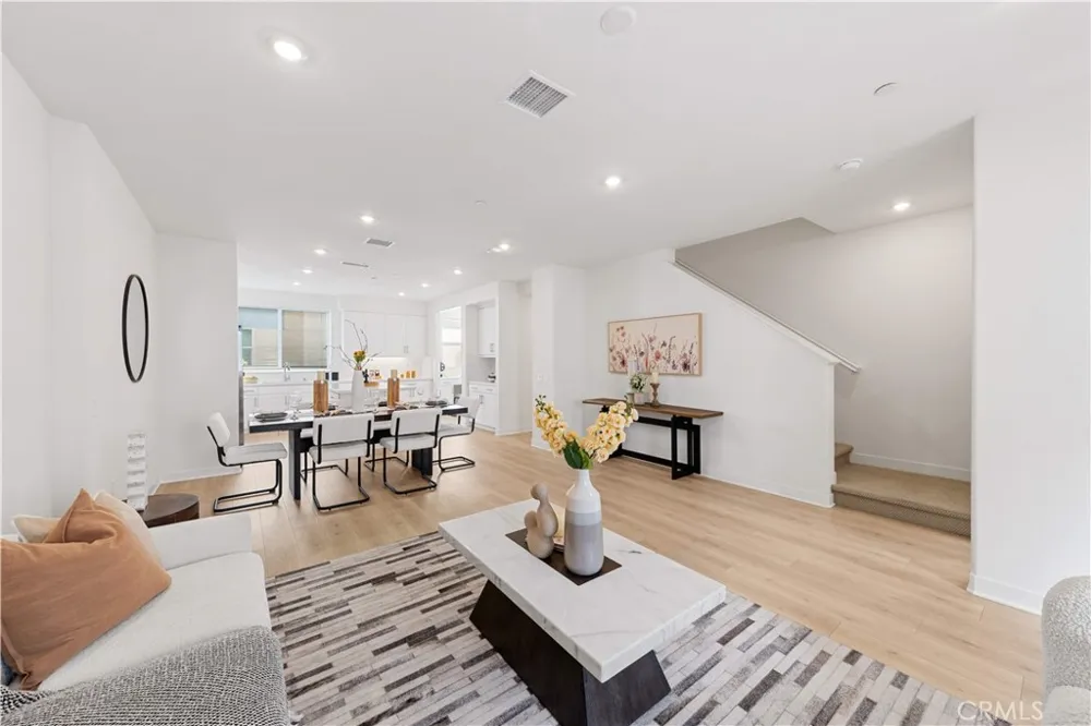 1816 E 1st #440 Santa Ana, CA 92705