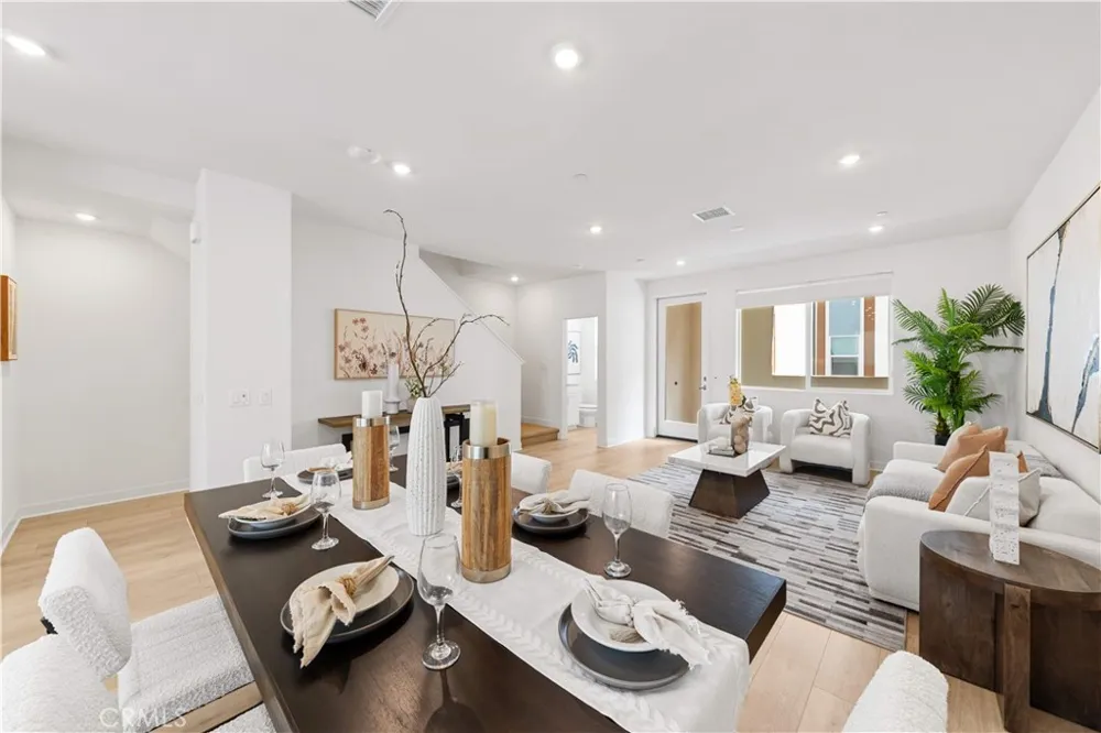 1816 E 1st #440 Santa Ana, CA 92705