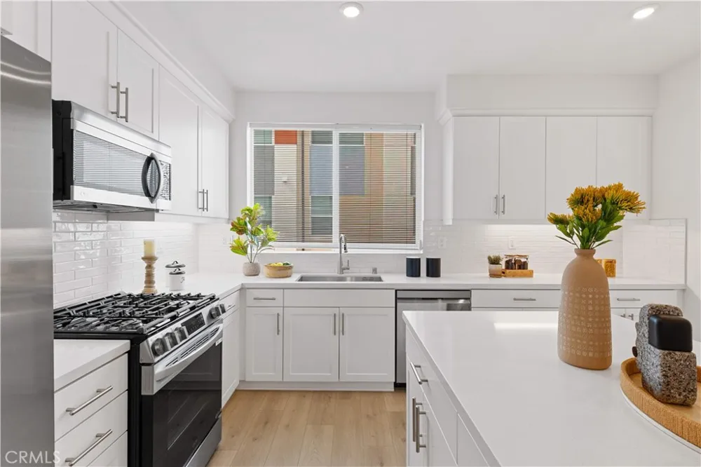 1816 E 1st #440 Santa Ana, CA 92705