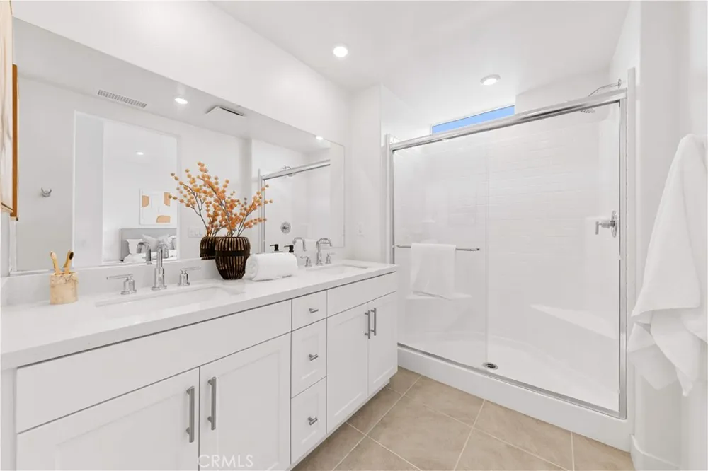 1816 E 1st #440 Santa Ana, CA 92705