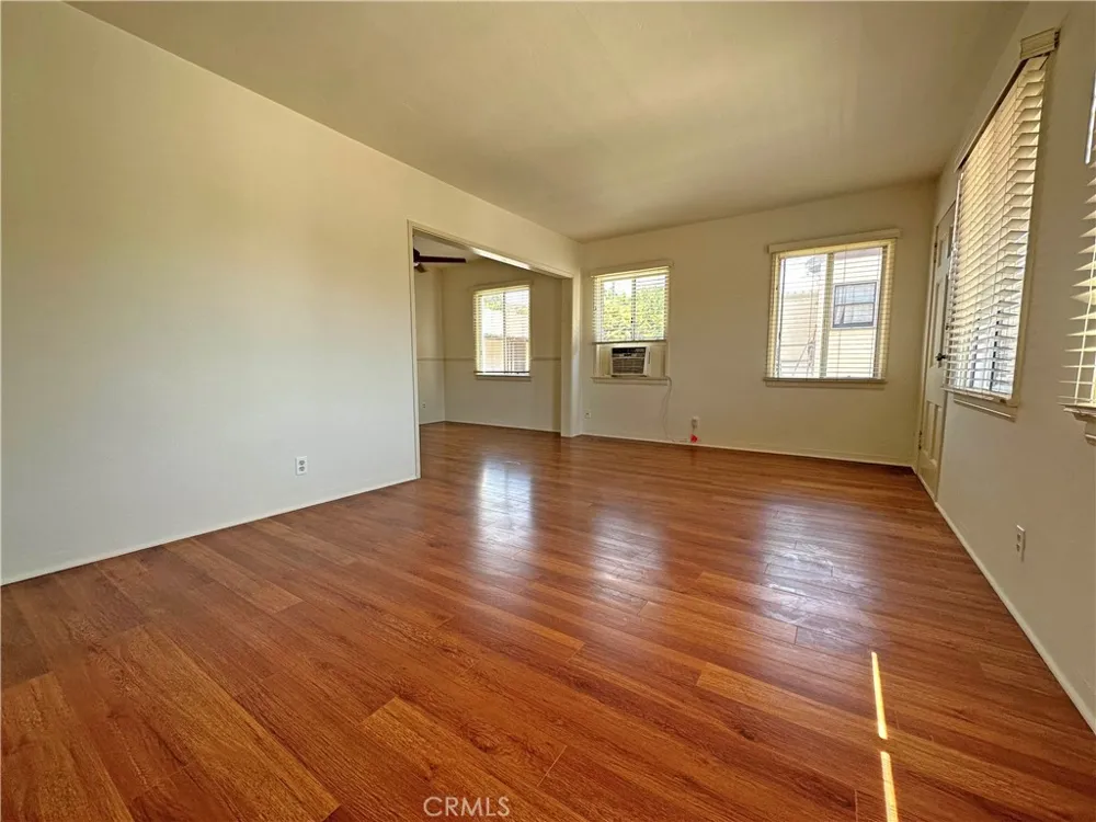 1609 E Chevy Chase Drive #1611 Glendale, CA 91206