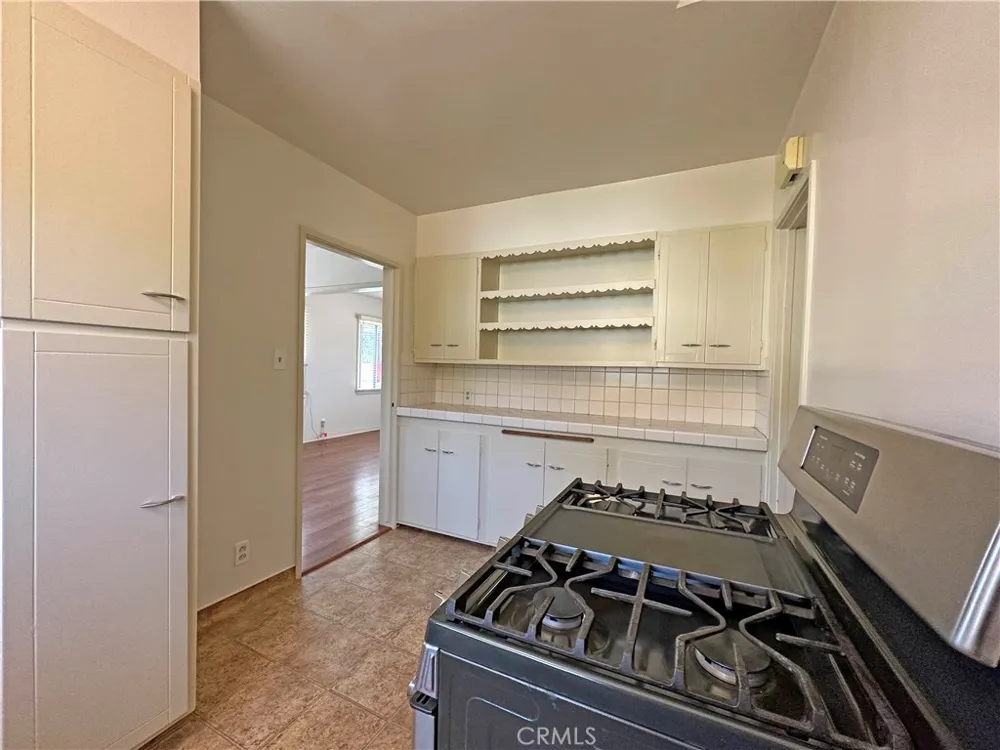 1609 E Chevy Chase Drive #1611 Glendale, CA 91206