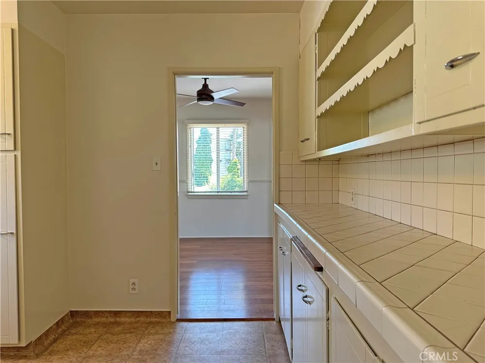 1609 E Chevy Chase Drive #1611 Glendale, CA 91206