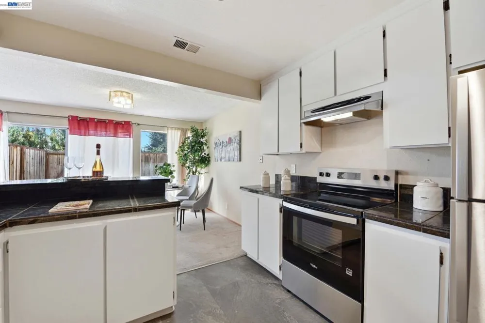 27773 Pistachio Ct Hayward, CA 94544