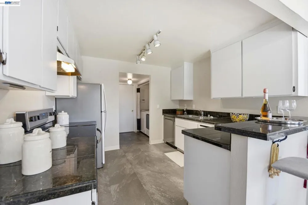 27773 Pistachio Ct Hayward, CA 94544
