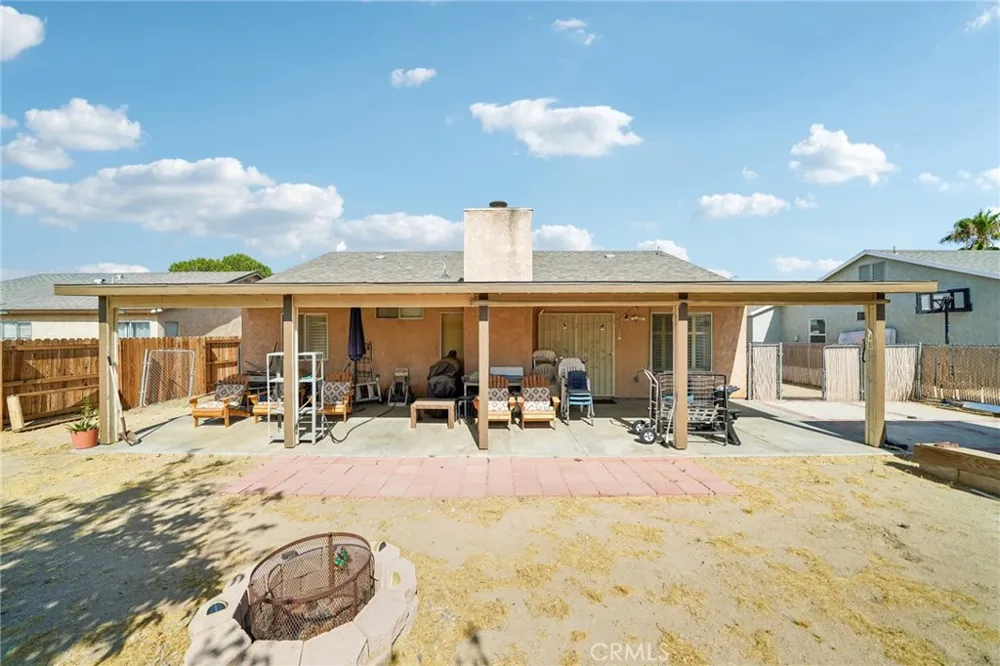 17956 Kendall Circle Adelanto, CA 92301