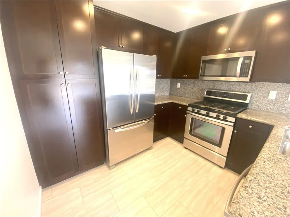 13024 Union Hawthorne, CA 90250