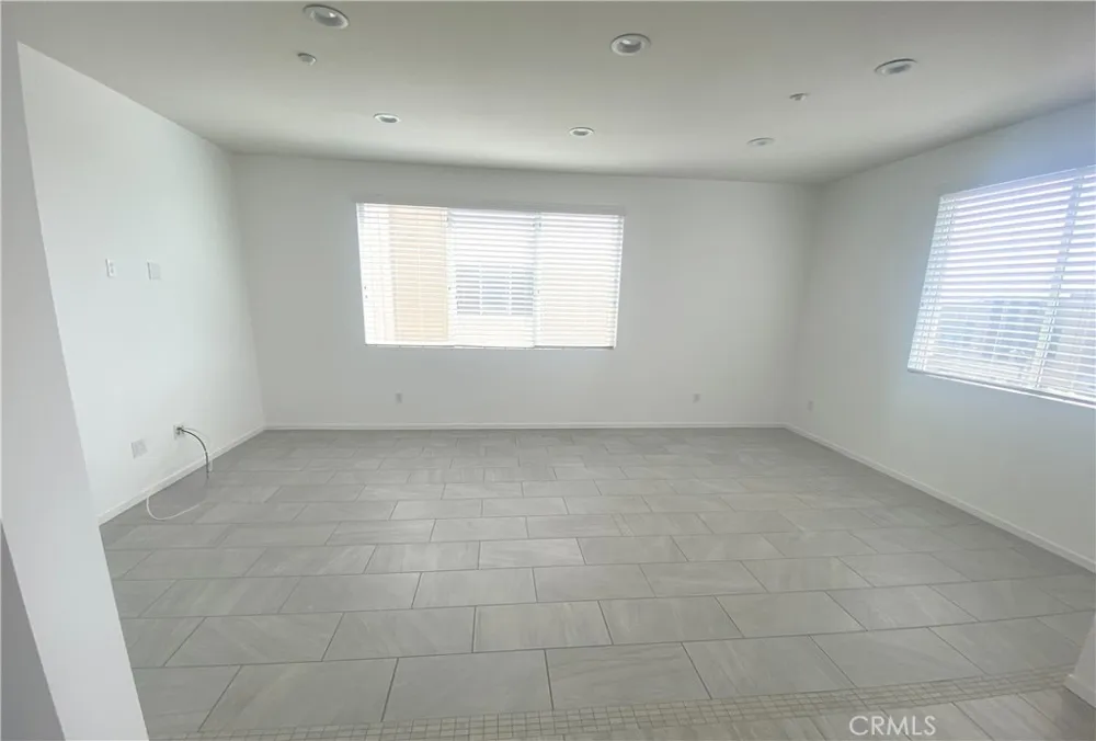13024 Union Hawthorne, CA 90250