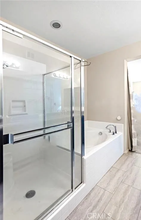 13024 Union Hawthorne, CA 90250