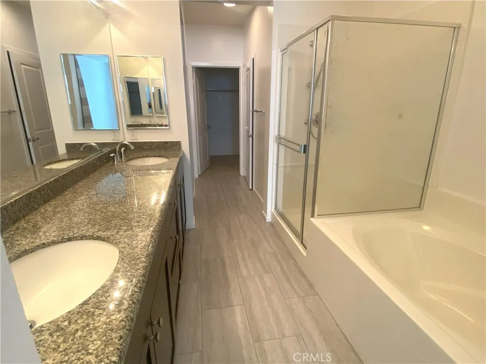 13024 Union Hawthorne, CA 90250