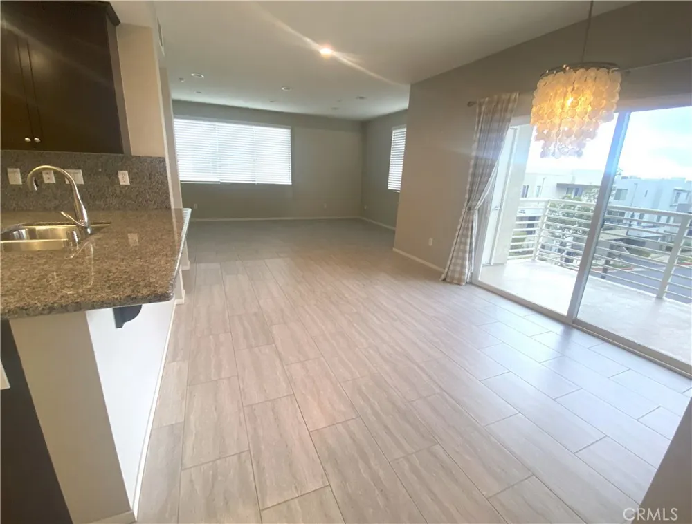 13024 Union Hawthorne, CA 90250