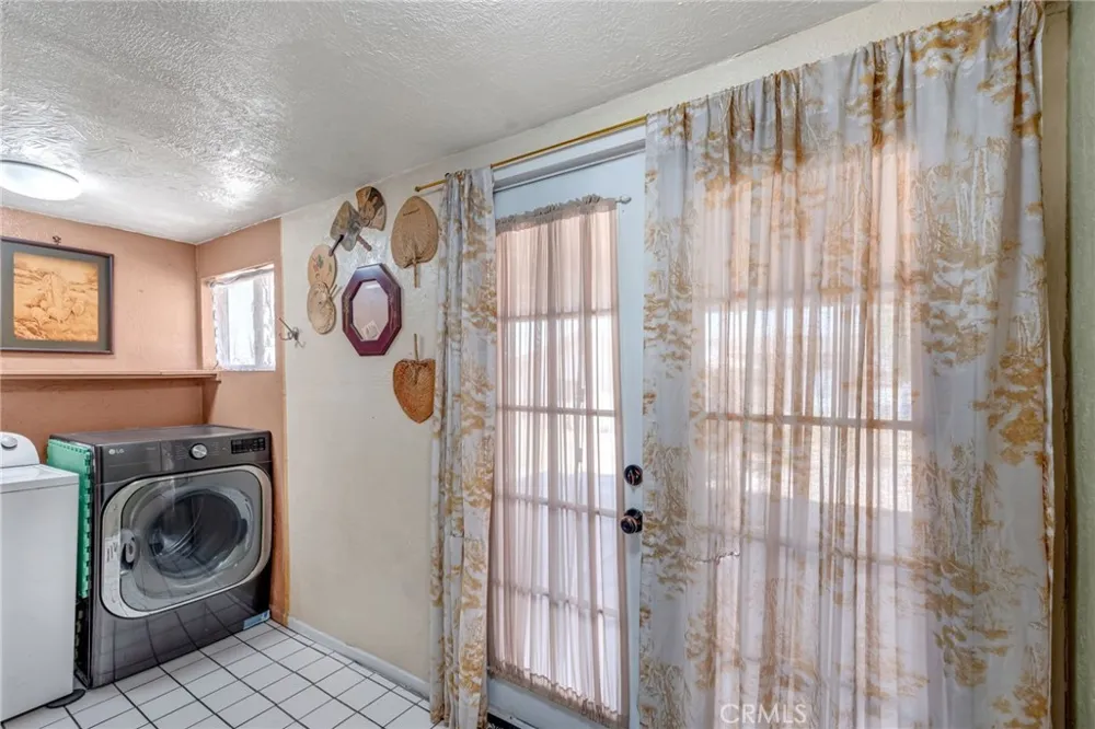 25562 Bejoal Barstow, CA 92311