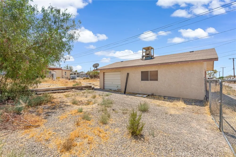 25562 Bejoal Barstow, CA 92311